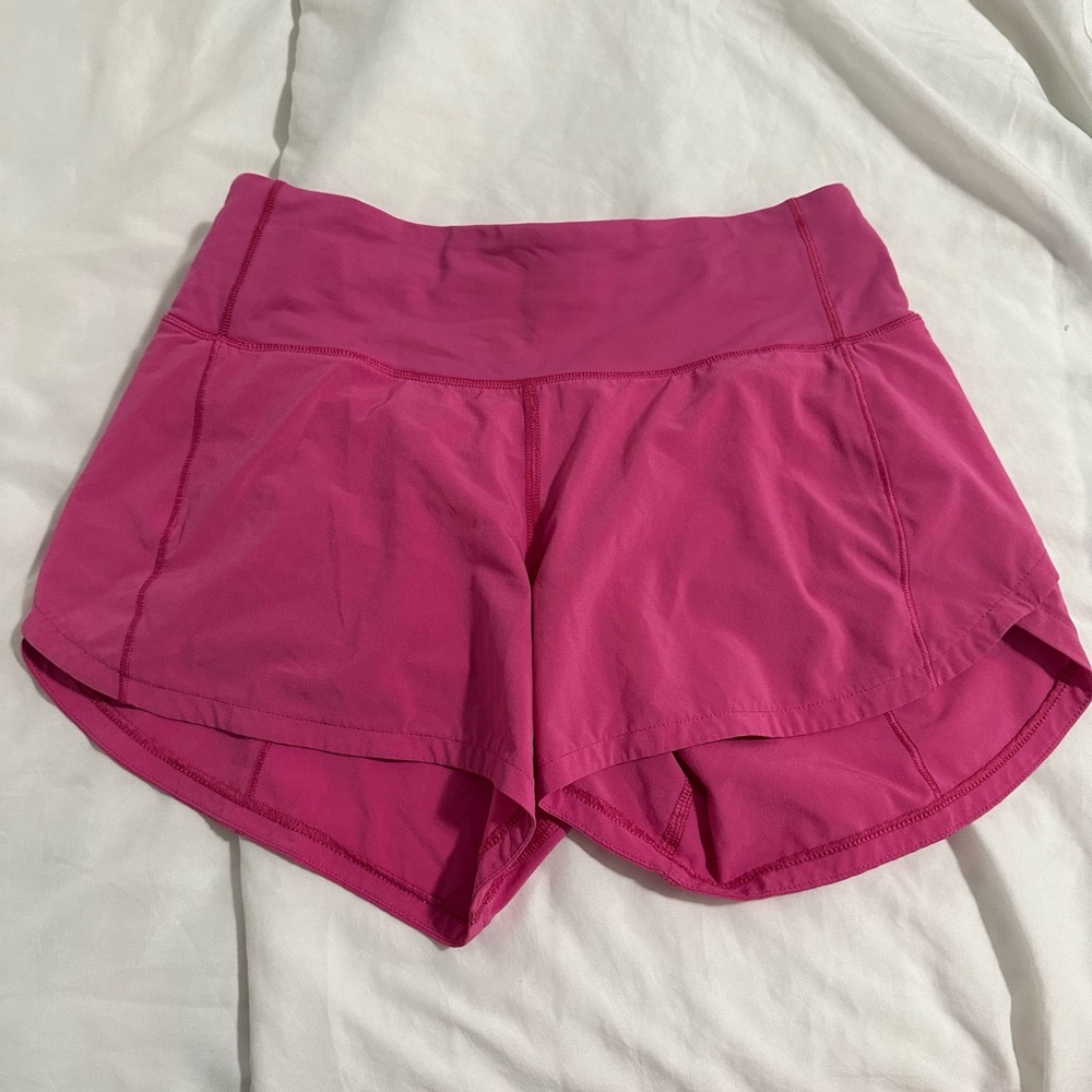 hotty hot lululemon shorts